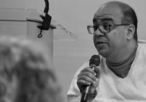 Shadi Abou-Zhara at the microphone